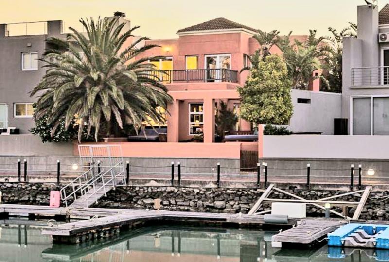 3 Bedroom Property for Sale in Harbour Island Western Cape